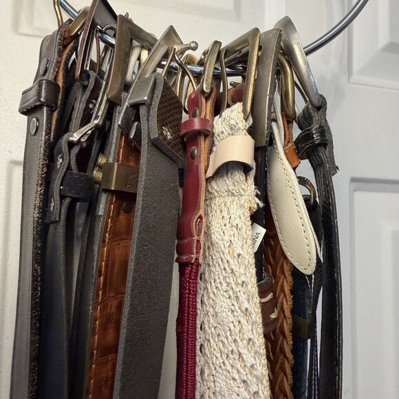 18 Vintage Women\'s Belts From the 80s and 90s Most Size 12 Good Used Condition main image 12